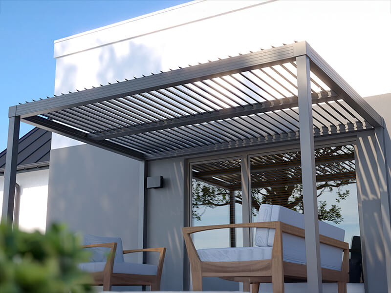 Pergola bioclimatique aluminium avec lames orientables à Evreux