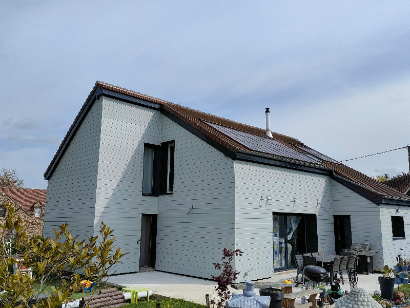 Chantier isolation thermique par l'extérieur sous bardage à Rohaire (27 Eure)
