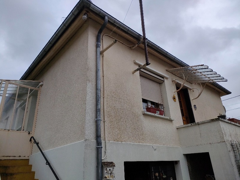 Façade avant travaux à Ezy sur Eure, en attente d'une ITE sous enduit