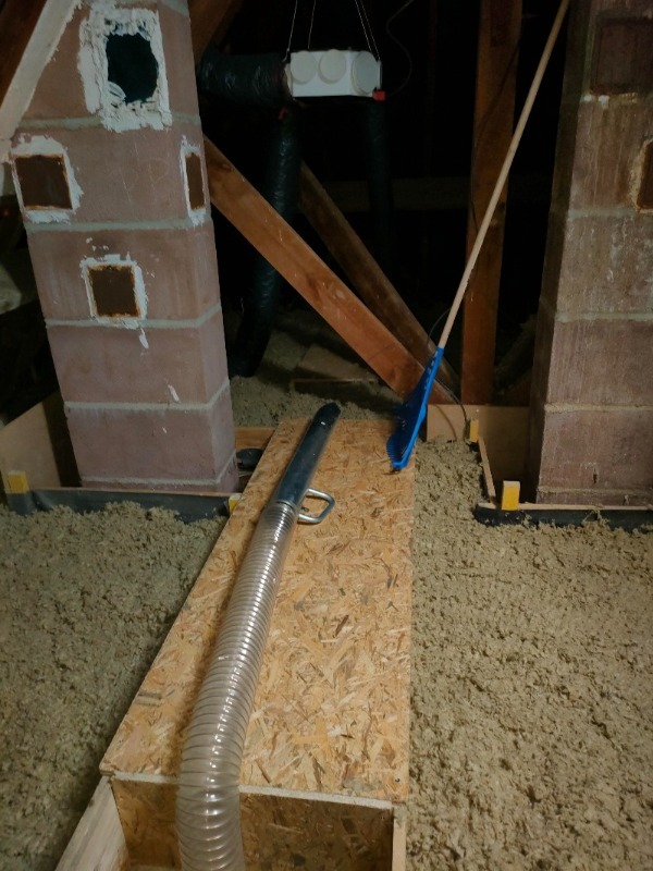 Isolation du plancher de combles par soufflage en laine de roche à Gisors dans l'Eure (27)