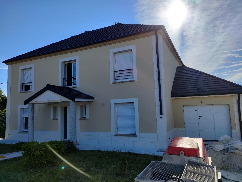 Façade avant travaux à Val de Reuil dans l'Eure (27)